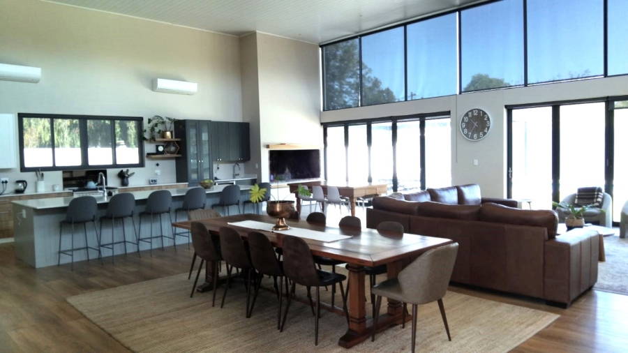 5 Bedroom Property for Sale in Riversdale Western Cape